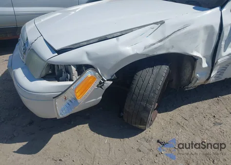 2009 Ford Crown Victoria Police/Police Interceptor z USA, uszkodzony, nr VIN 2FAHP71V39X140341